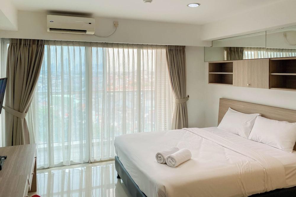 Homey And Nice Studio Tamansari The Hive Apartment