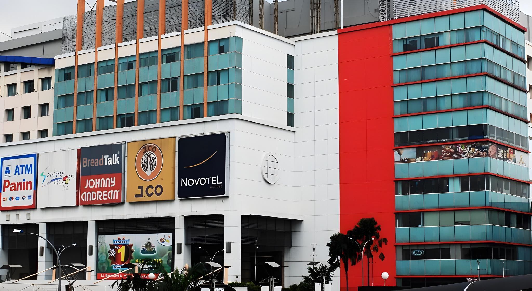 Horu Hotel Mangga Dua Square - Tap to explore photos