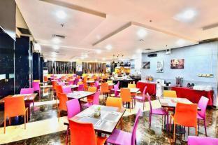 Horu Hotel Mangga Dua Square - Tap to explore photos
