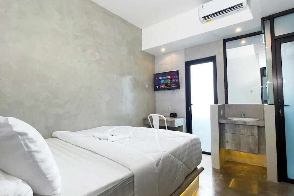 DPARAGON SENOPATI Room Type - Deluxe Double Room