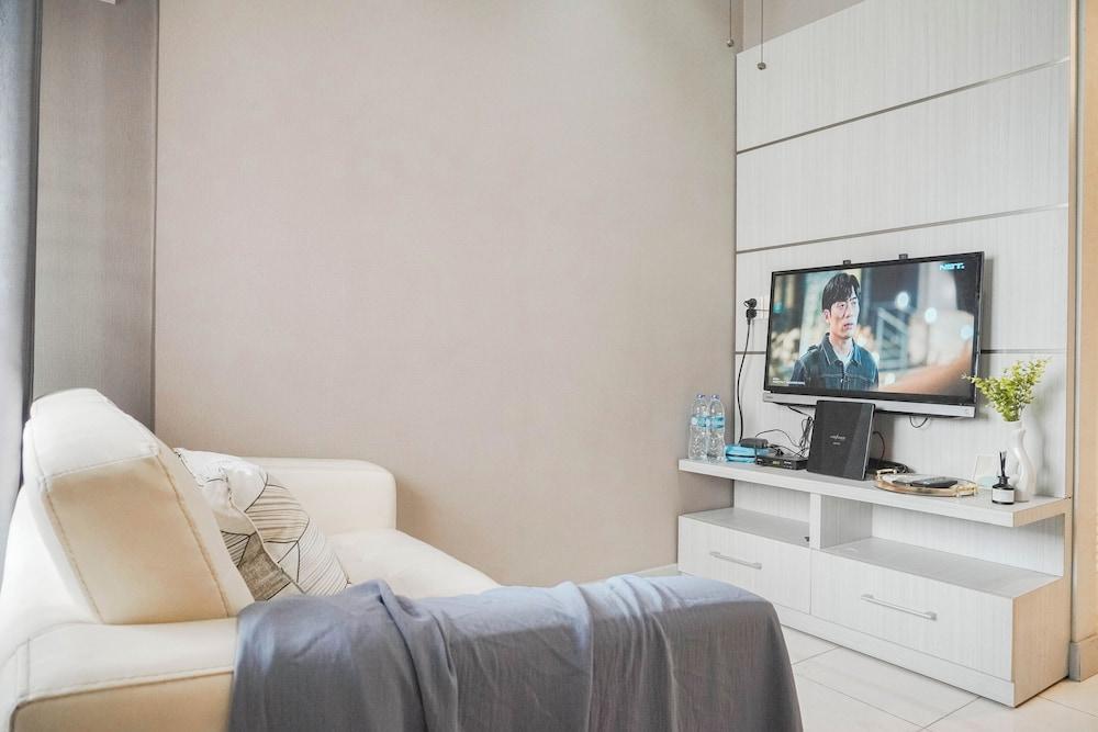 Warm And Homey 1Br At Teluk Intan Apartment - Tap to explore photos