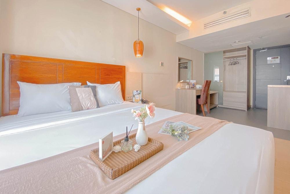 Good Place Studio At Grand Palace Kemayoran Apartment - Tap to explore photos
