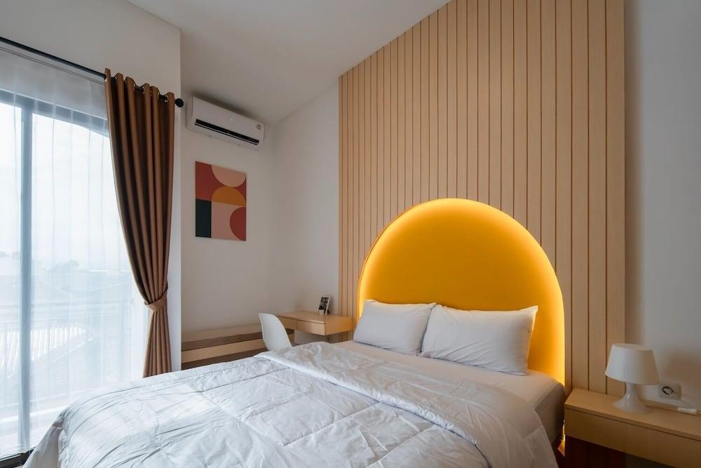 Cove Casagio Room Type - Deluxe Room, 1 Queen Bed, Non Smoking, City View Cove Casagio Room Type - Deluxe Room, 1 Queen Bed, Non Smoking, City View