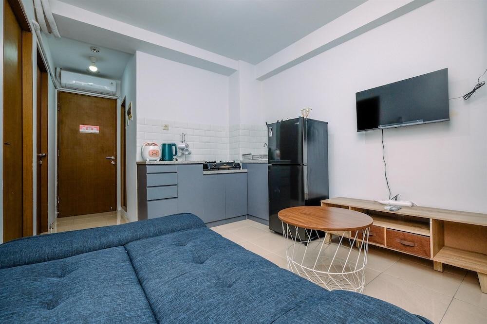 Comfy And Elegant 2Br Tifolia Apartment Pulomas Rawamangun - Tap to explore photos