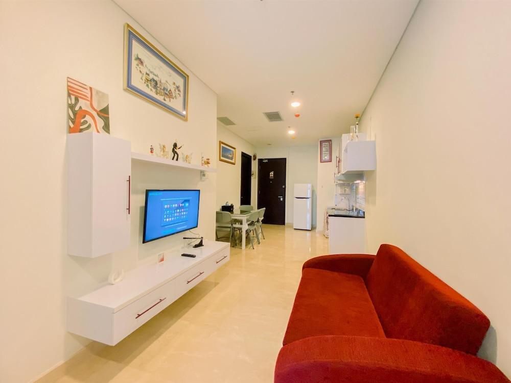 Best Spacious 2Br At Sudirman Suites Apartment - Tap to explore photos