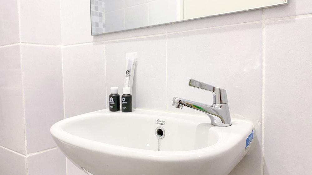 Nice And Comfort Stay Studio Tokyo Riverside Pik 2 Apartment - Tap to explore photos