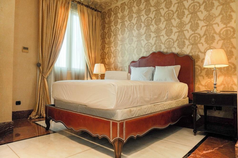 Luxurious And Strategic 4Br Da Vinci Apartment