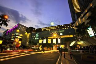 Whiz Capsule Thamrin Jakarta - Tap to explore photos