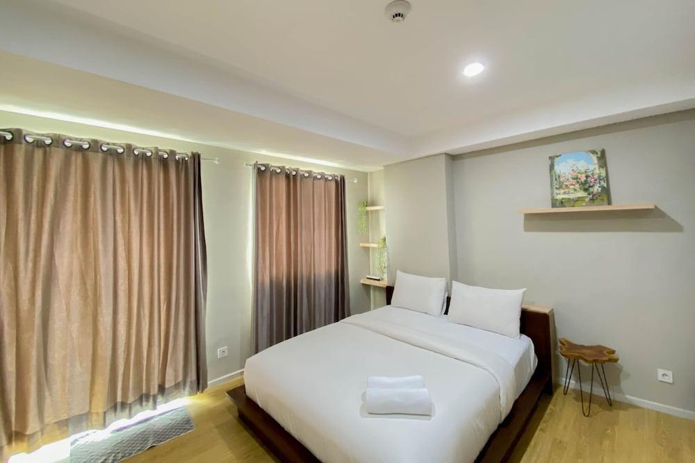 Spacious And Warm Studio Daan Mogot City Apartment - Tap to explore photos