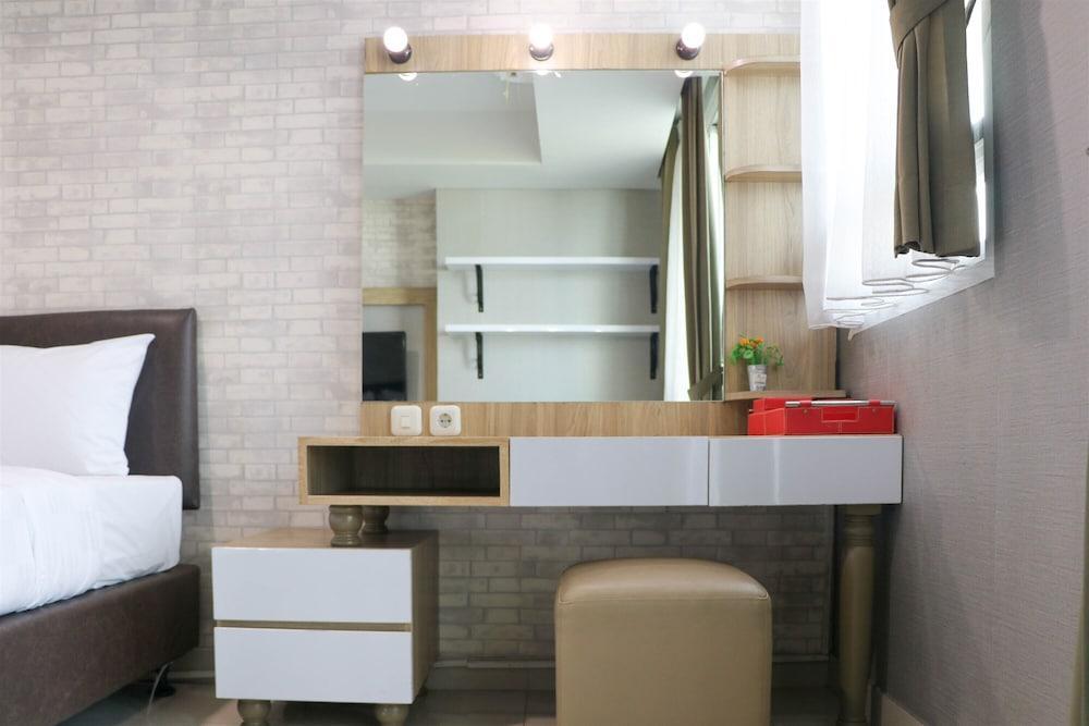 Comfy And Nice Studio Apartment At Springhill Terrace Residence - Tap to explore photos