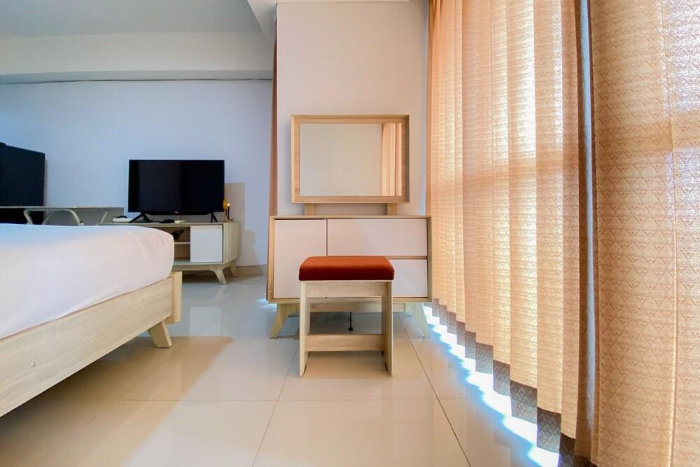 Modern Look Studio Apartment At H Residence - Tap to explore photos