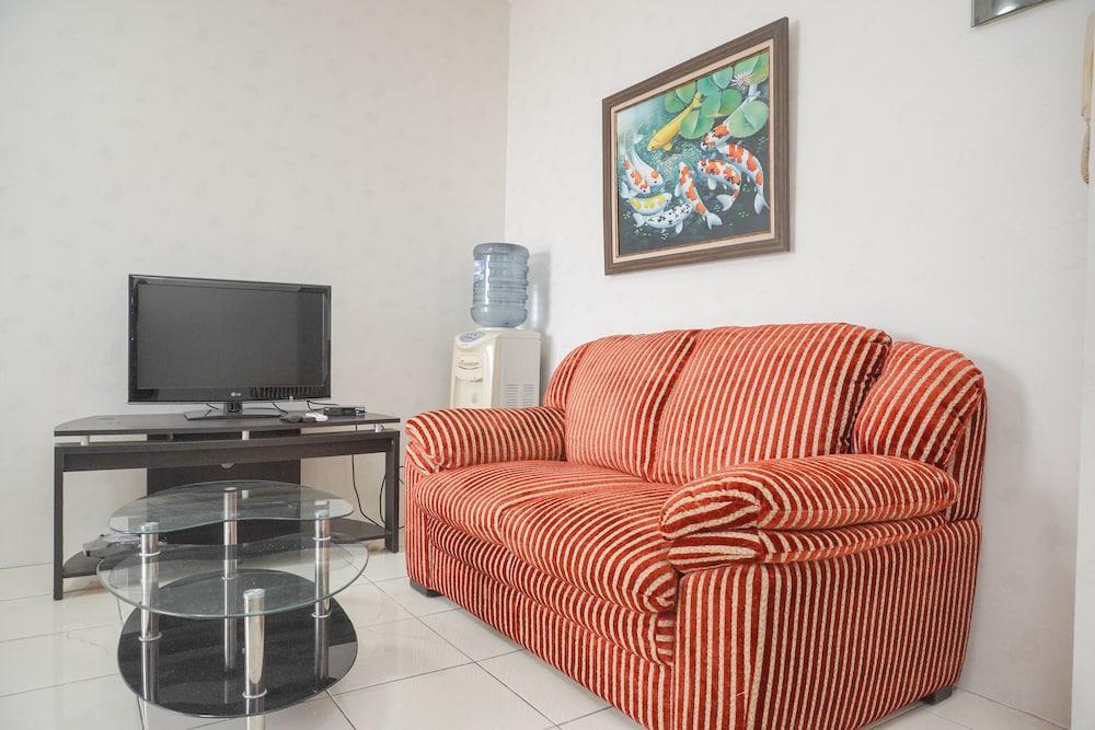 Nice And Elegant 2Br At Marina Ancol Apartment - Tap to explore photos