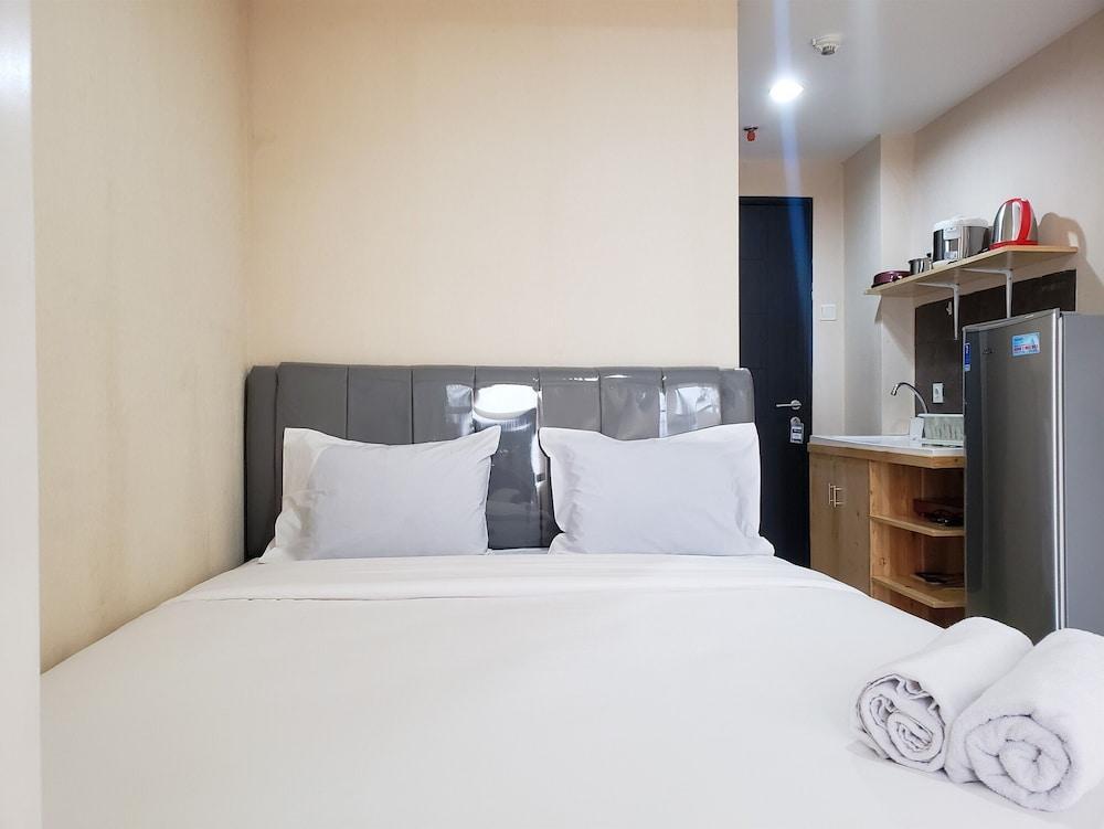 Nice And Elegant Studio At Belmont Residence Puri Apartment