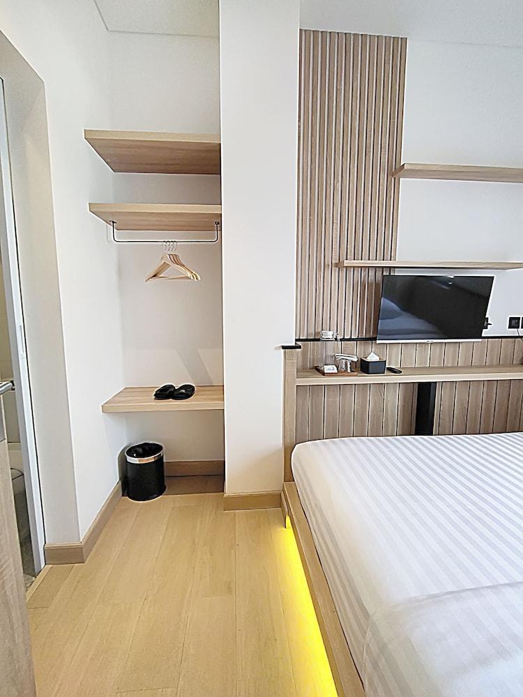 Mimaru Hotel Jakarta Mangga Besar Room Type - Deluxe Room