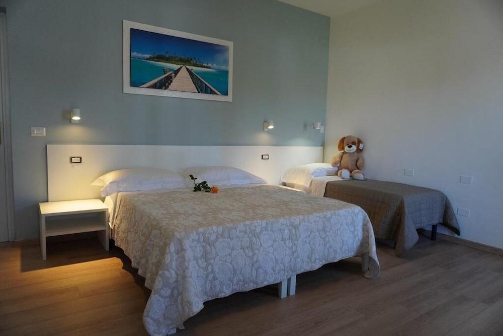 ROMANA GUEST HOUSE Room Type - Triple Room, Private Bathroom ROMANA GUEST HOUSE Room Type - Triple Room, Private Bathroom