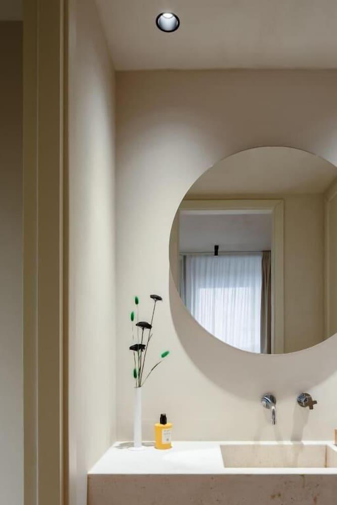 C10 Boutique Hotel - Tap to explore photos