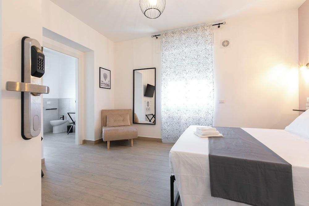 DOMINA Guest House - Luxory Room Room Type - Deluxe Double Room, 1 Double Bed