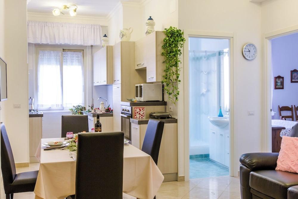 La Primavera Holidayhouse - Tap to explore photos