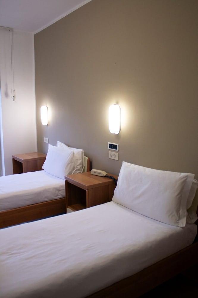 Casa Amica Guest House - Tap to explore photos
