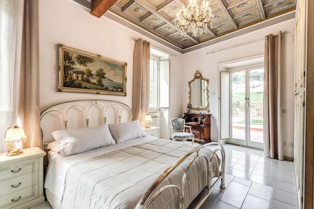 Villa Alberici Room Type - Comfort Double Room, Terrace, Garden View