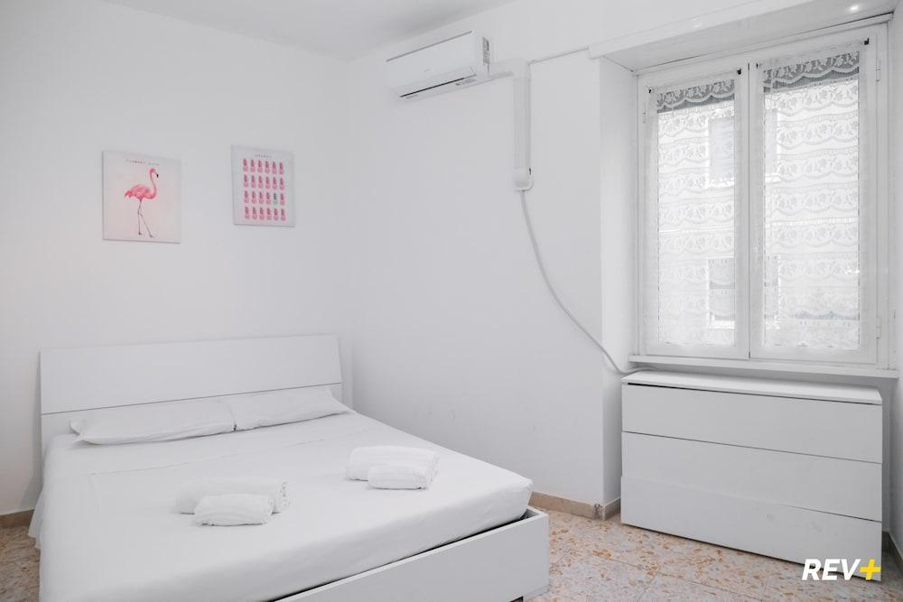 BB Plus Apartment Roma Tiburtina - Tap to explore photos