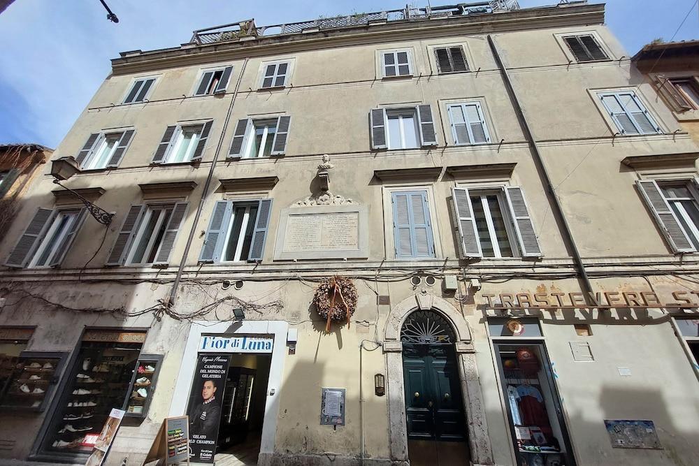 4bnb - Lungaretta Jacuzzi Apartment - Tap to explore photos