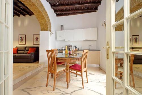 4bnb - Lungaretta Jacuzzi Apartment - Tap to explore photos