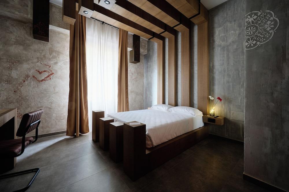 Mamaco Roma Room Type - Superior Room, 1 Queen Bed