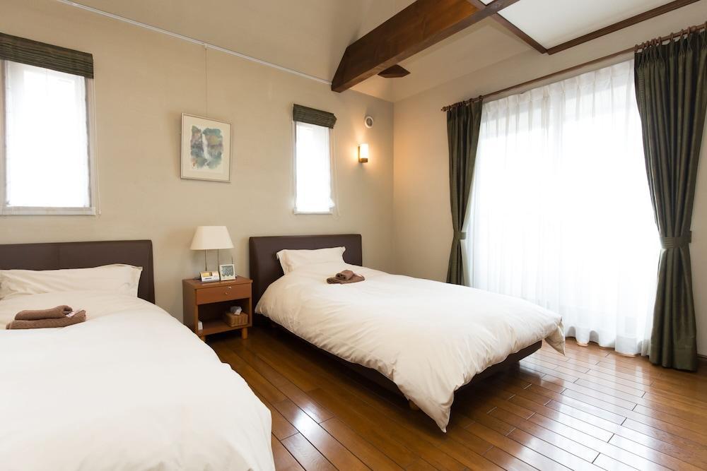Urayasu Guesthouse - Tap to explore photos