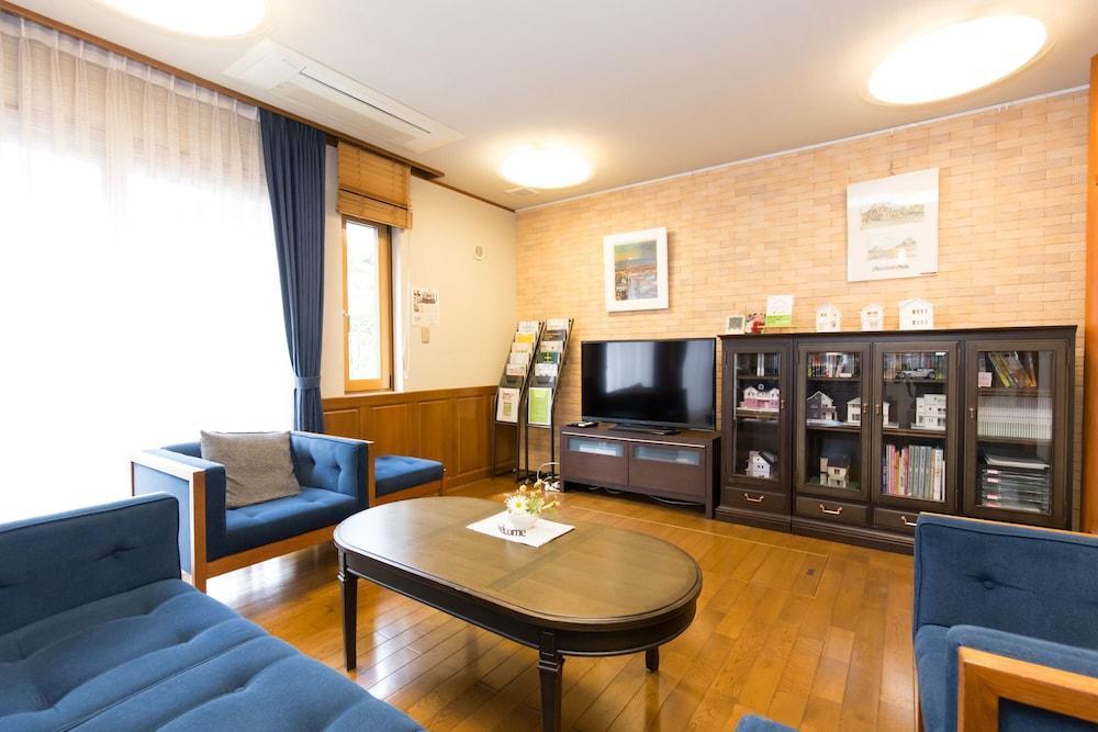 Urayasu Guesthouse - Tap to explore photos