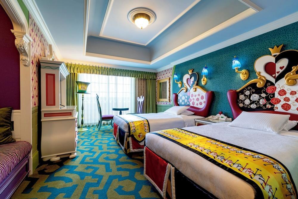 Tokyo Disneyland Hotel Room Type - Character Disney's Alice in Wonderland Room (3rd-8th Floors/Non Smoking)