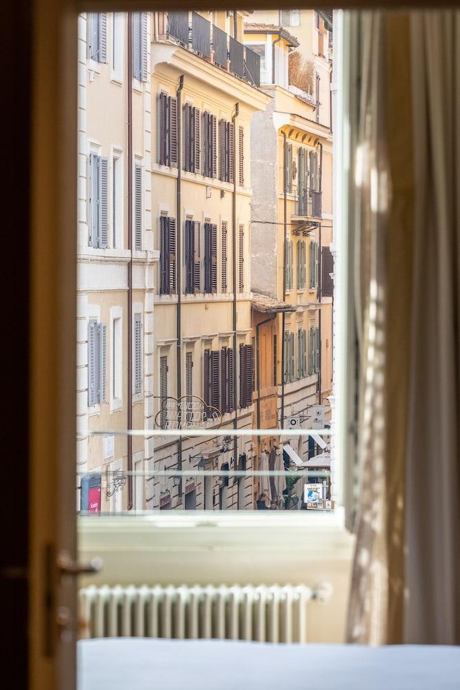 Residenza Pierret - Tap to explore photos