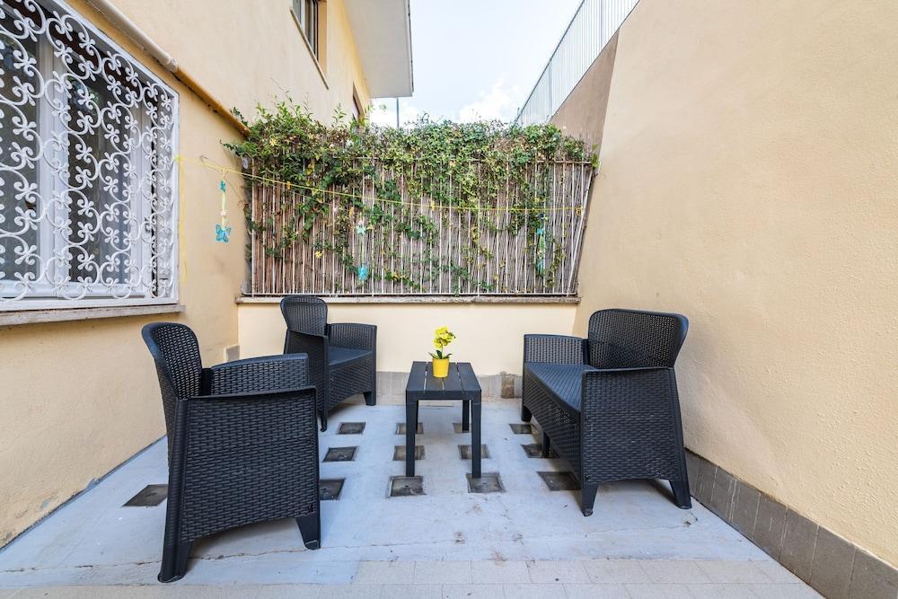 Magi Apartment in Rome - Tap to explore photos