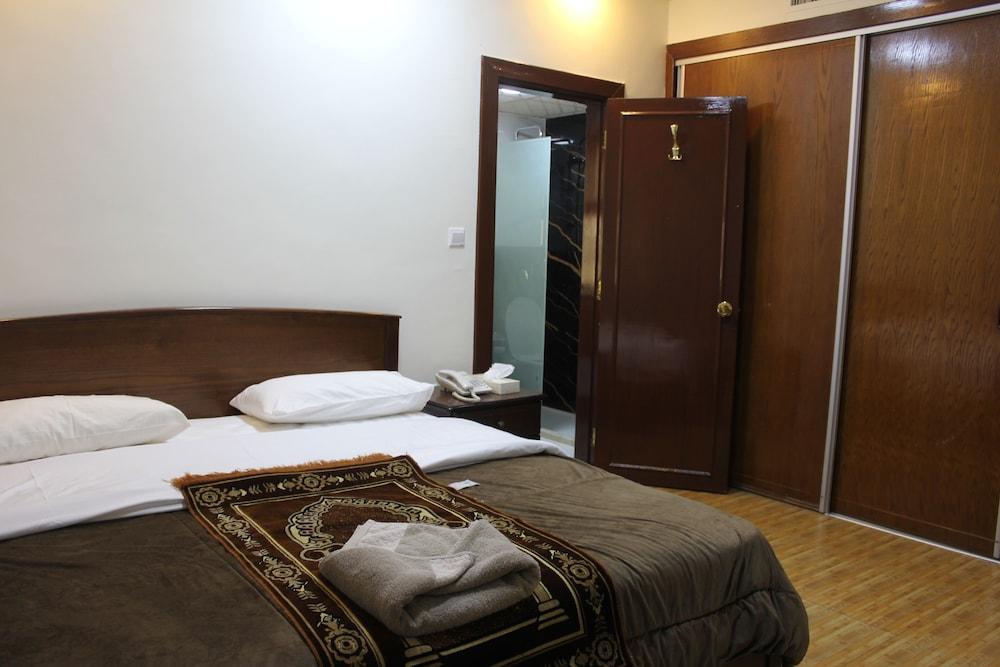 Al Ahfad Hotel Apartments Room Type - Luxury Apartment Al Ahfad Hotel Apartments Room Type - Luxury Apartment
