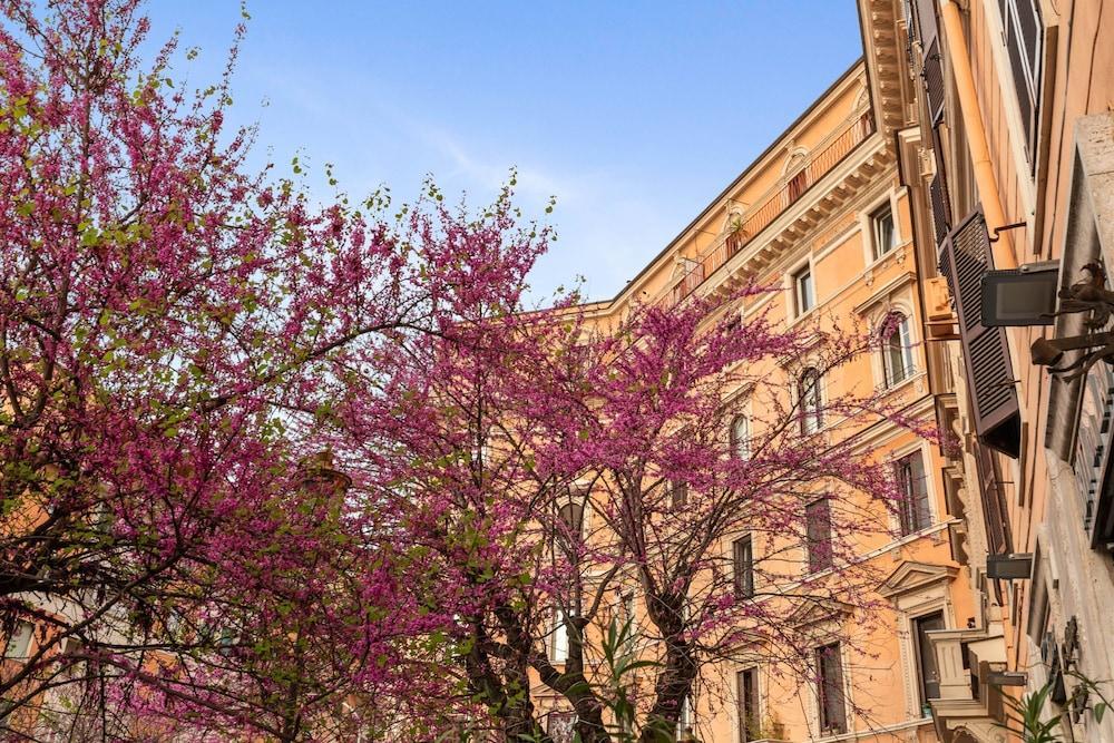 Termini Station Lightsome 3BR Apartment - Tap to explore photos