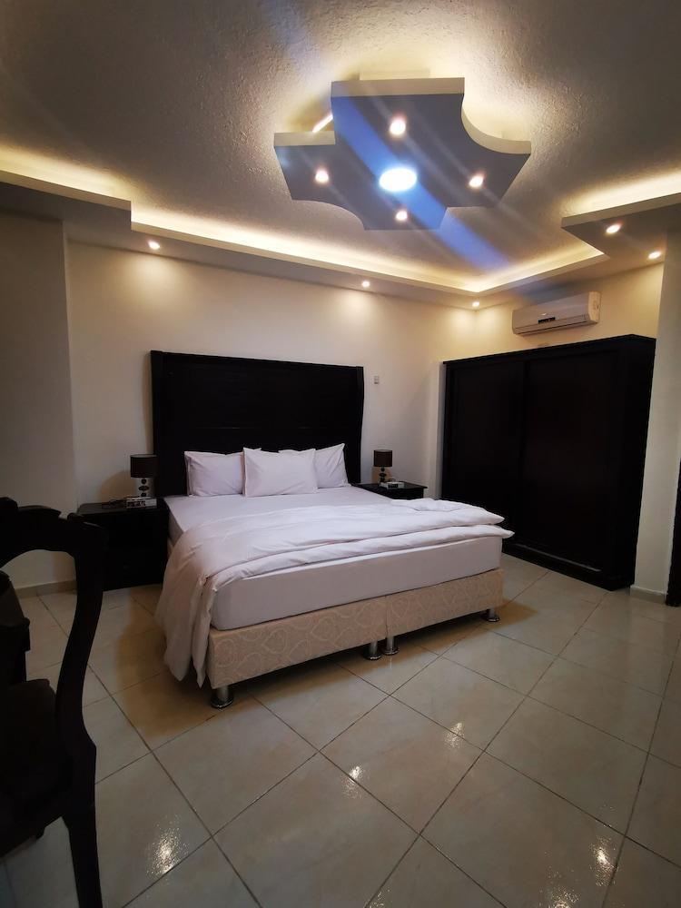 Alfakher Hotel Apartments - Tap to explore photos