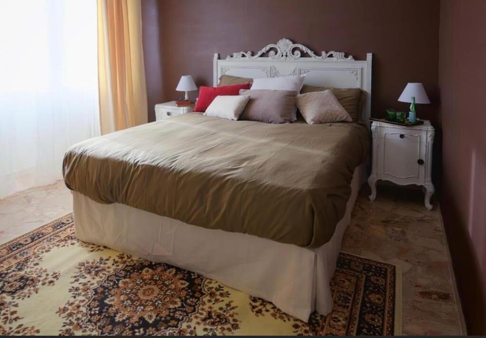 Gregory Place Room Type - Deluxe Double Room