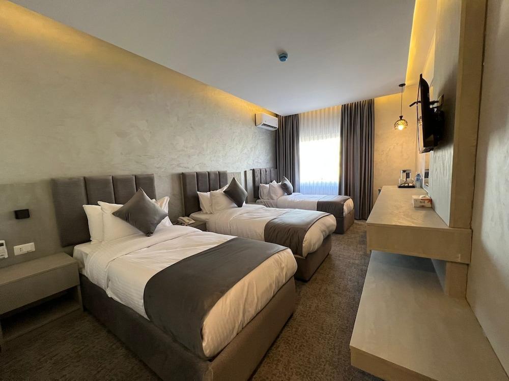 Kaya Hotel Amman Room Type - Superior Triple Room