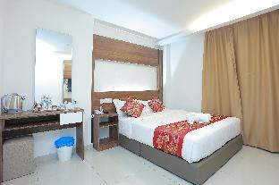 Bitz Bintang Hotel Room Type - Deluxe Queen