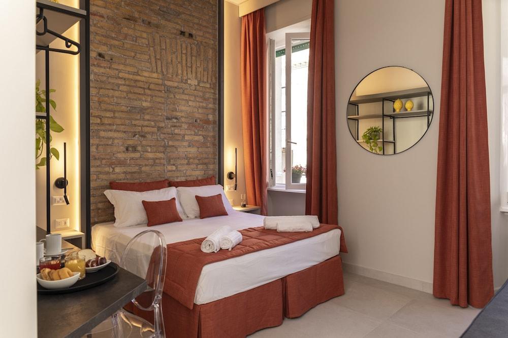 Trastevere 143 Room Type - Superior Triple Room