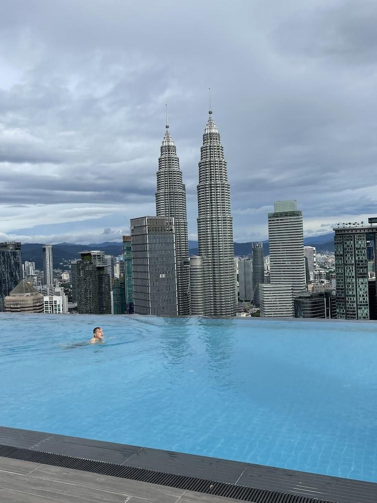 Platinum Suites Tower 2 KLCC - Tap to explore photos