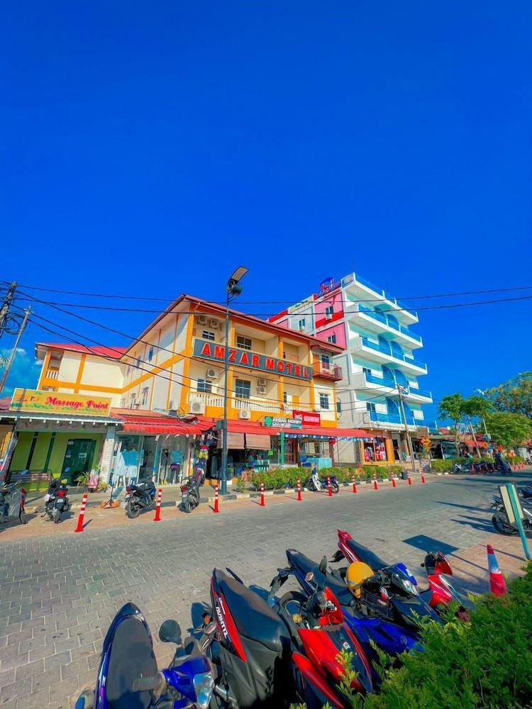 Amzar Motel Cenang - Tap to explore photos