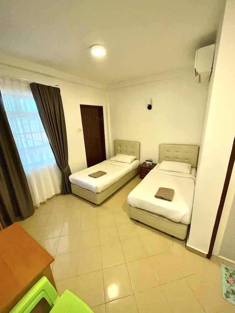 Amzar Motel Cenang Room Type - Superior Room