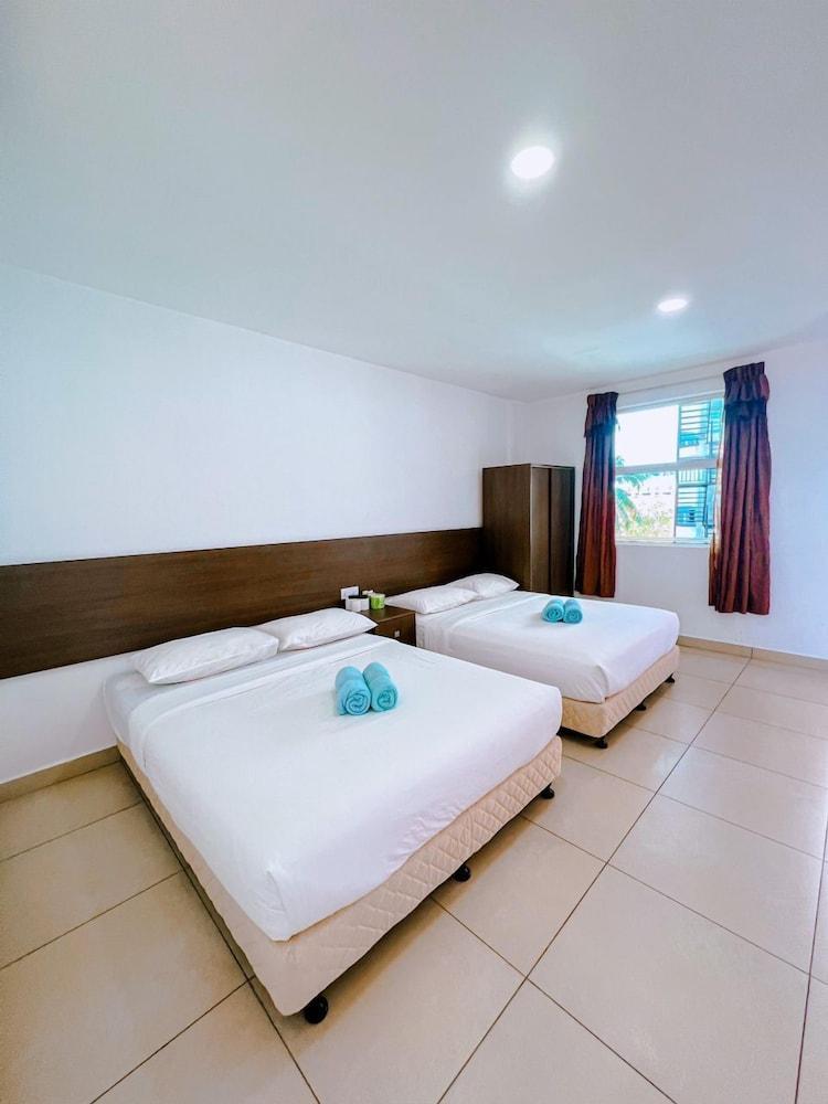 Amzar Motel Cenang Room Type - Family Room