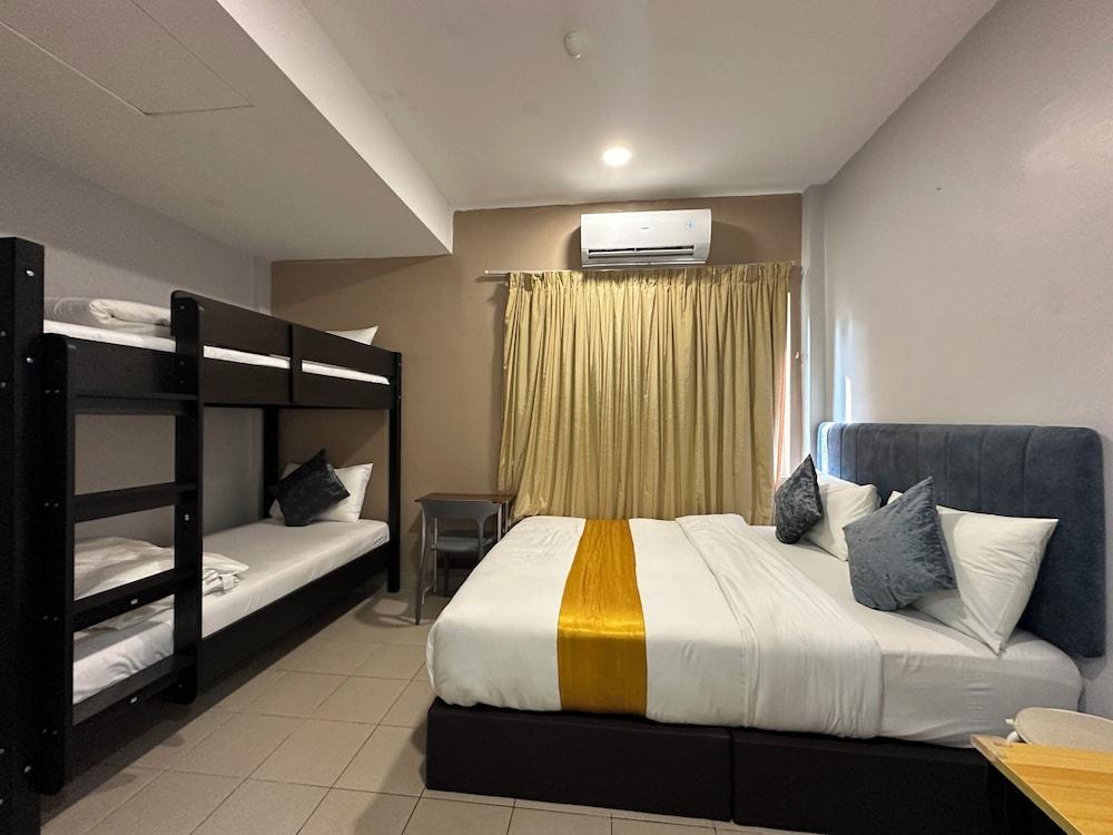 SS GREY HOTEL Room Type - Family Quadruple Room, Multiple Beds, Non Smoking, City View