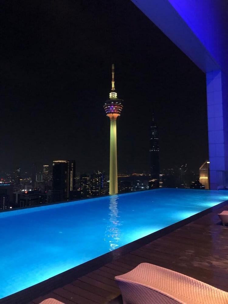 Amazing Pool By Platinum Suites