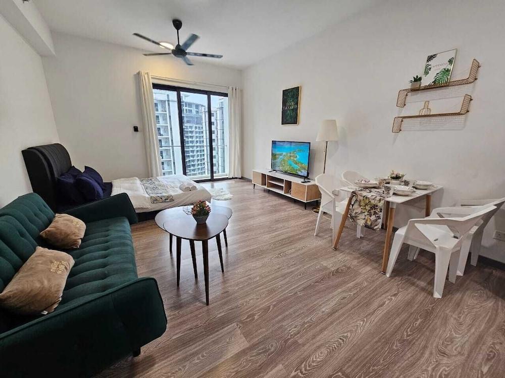 Southlink Lifestyle Apartment Bangsar Room Type - Standard Studio, Balcony, City View