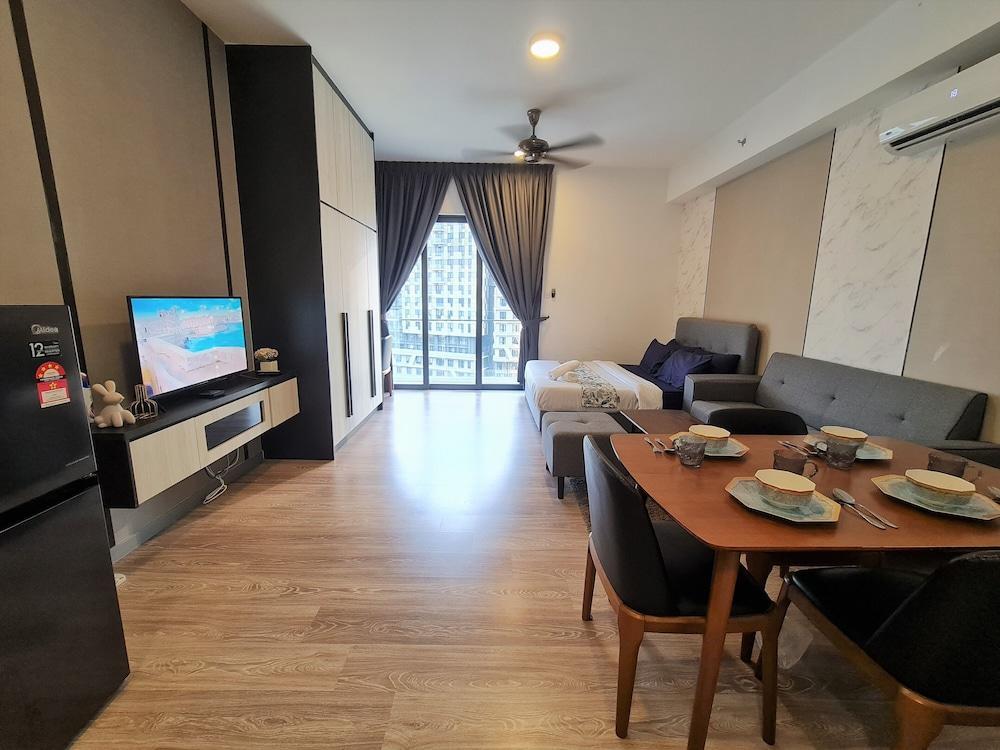 Southlink Lifestyle Apartment Bangsar Room Type - Standard Studio, Balcony, City View Southlink Lifestyle Apartment Bangsar Room Type - Standard Studio, Balcony, City View