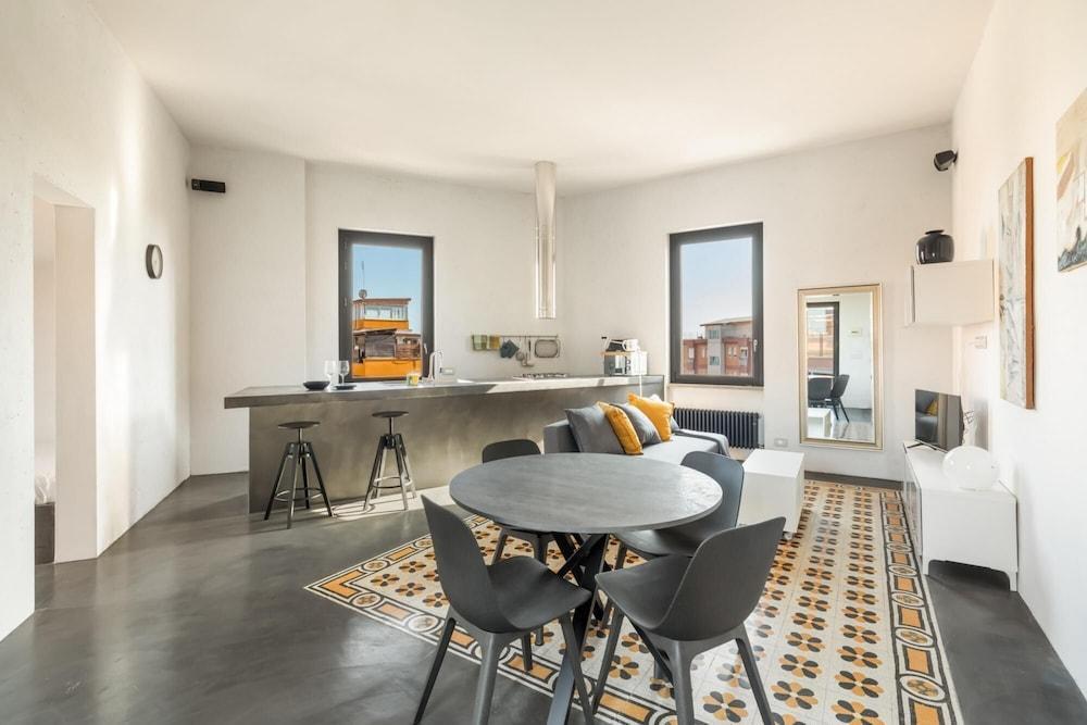 Fantastic Penthouse Over the Roman Sky - Tap to explore photos