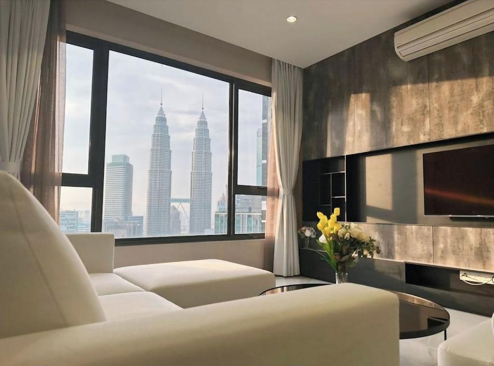 ASTRA At 8 Kia Peng Suites Room Type - 2 Bedroom City View